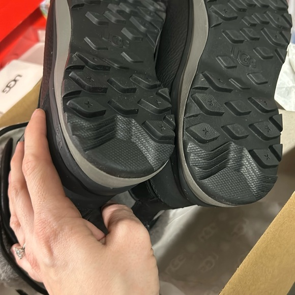 PREOWNED UGG Australia Adirondack Boot III Black - Picture 6 of 6